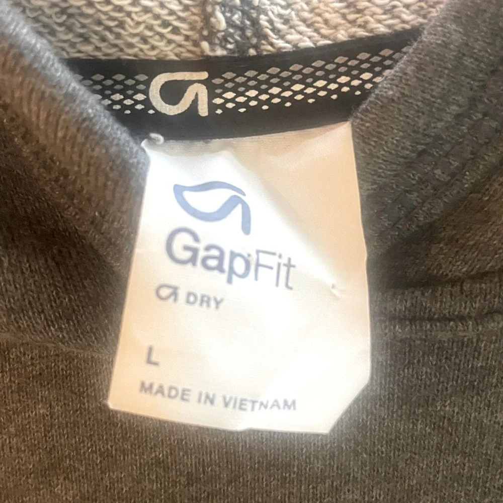 Gap Fit Kids Hoodie Short Sleeve. Kangaroo pocket. Grey. Size L. EUC.